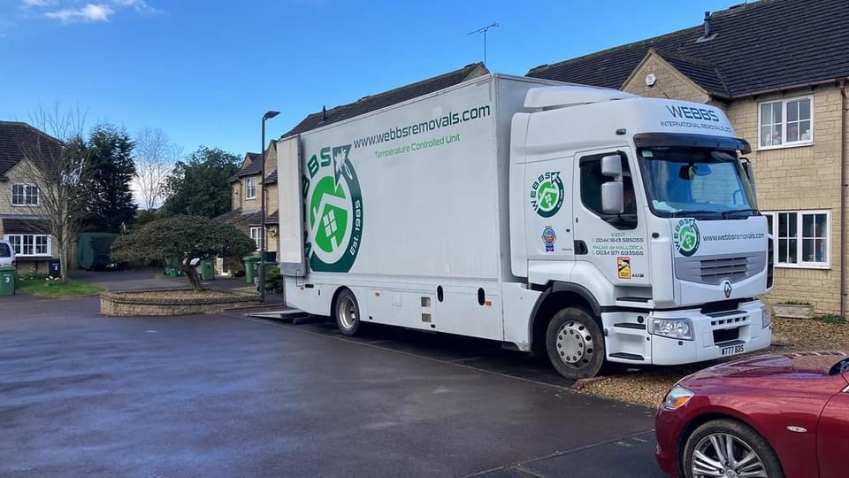 Who offers the best packing and shipping services